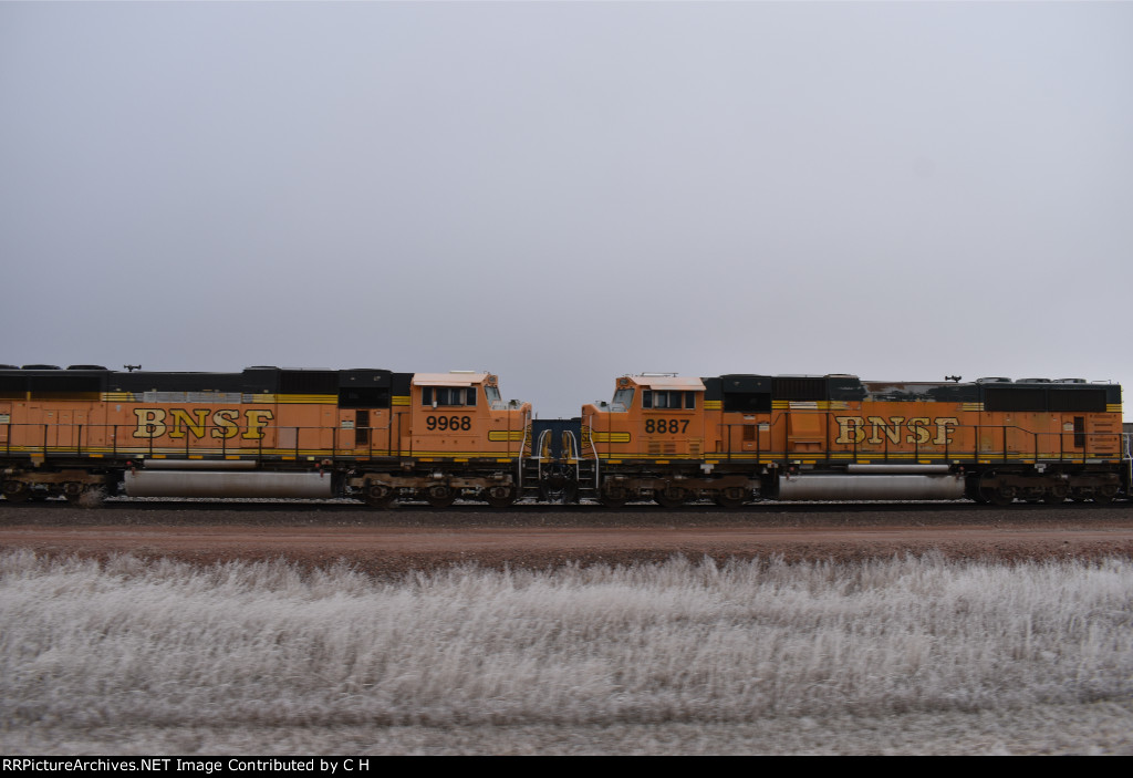 BNSF 8887/9968